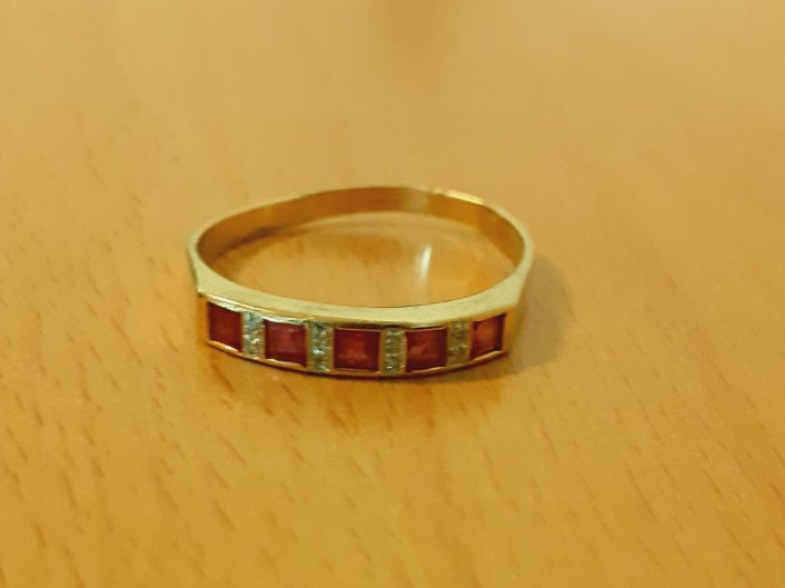 Gold 585 Ring Steine rot weiß ca. 2,4g