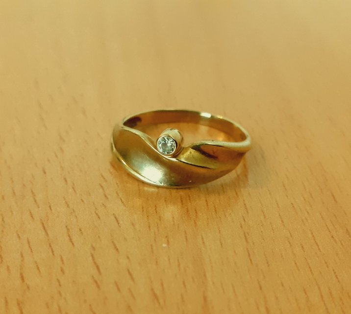 Gold 333 Ring Stein weiß ca. 1,77g