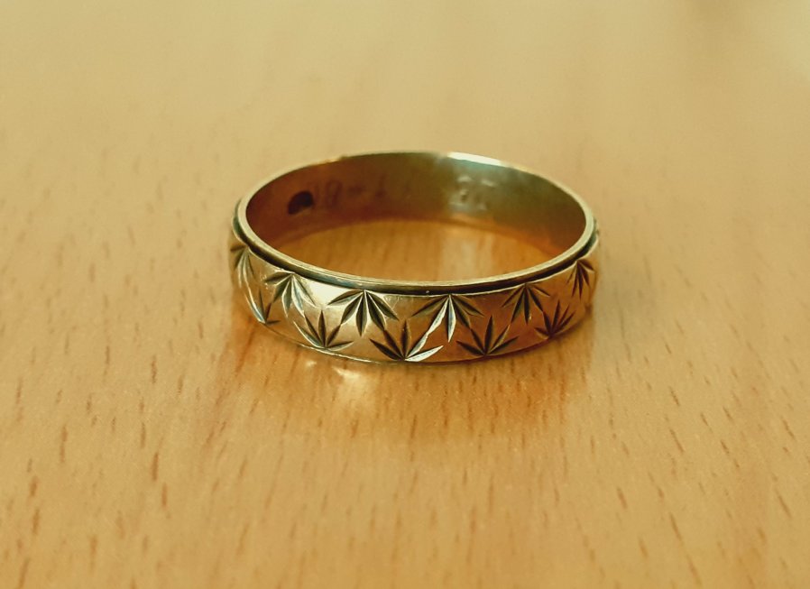 Gold 333 Ring 5Finger Blatt ca. 3,8g
