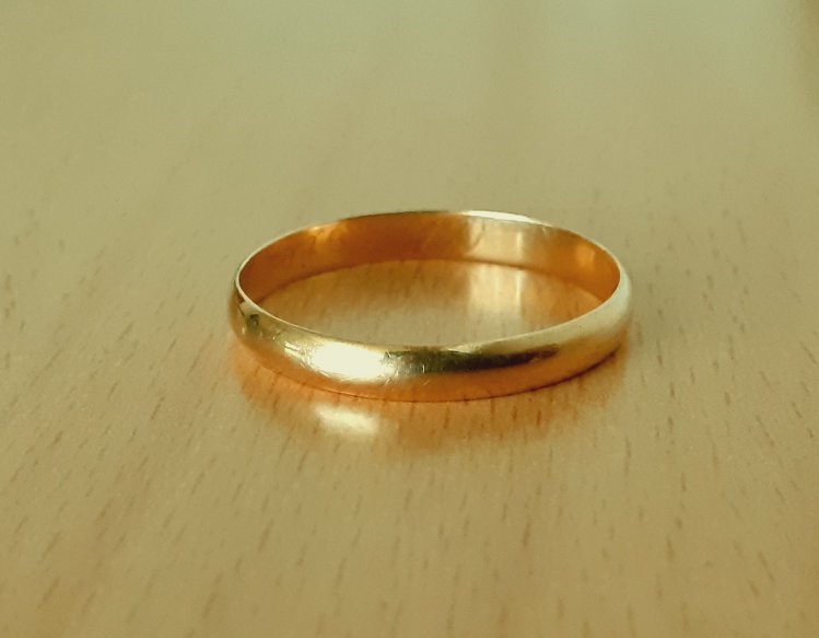 Gold 750 Ring glatt ca. 2,49g